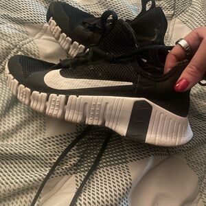Nike Women's Black and White Sneakers